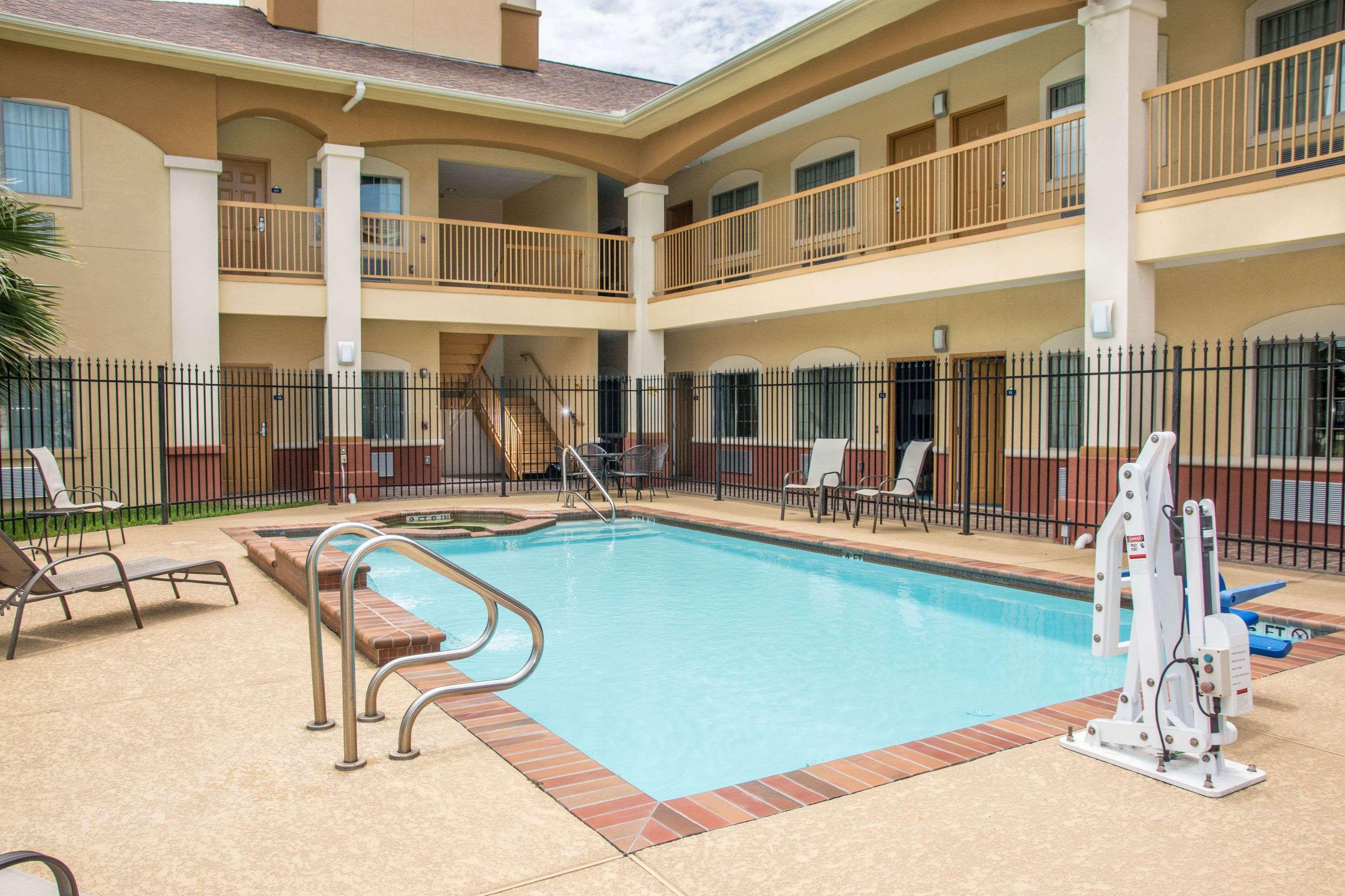 Days Inn By Wyndham Humble/Houston Intercontinental Airport Dış mekan fotoğraf